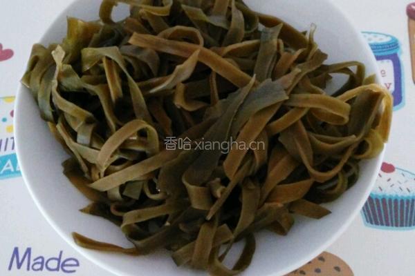 蒜泥海带丝的做法图解1