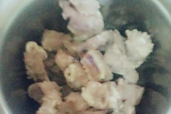 家常土豆炖排骨的做法图解2