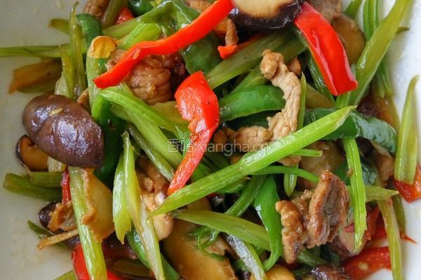 香菇芹菜炒肉的做法图解6