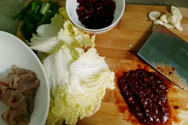 水煮白菜肉片的做法图解2