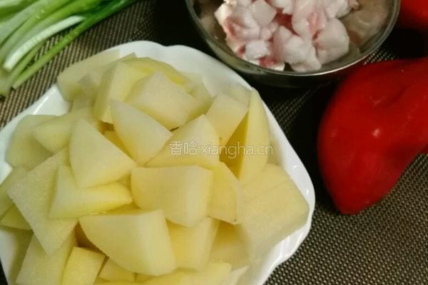 炖土豆块的做法图解3