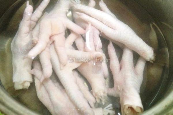 卤水鸡脚的做法图解2