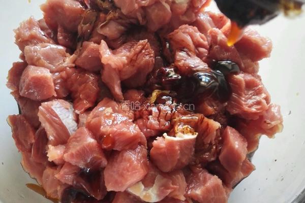 孜然牛肉粒的做法图解10