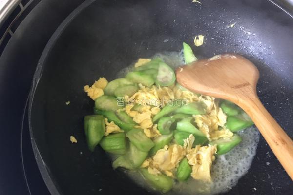 丝瓜炒鸭蛋的做法图解8