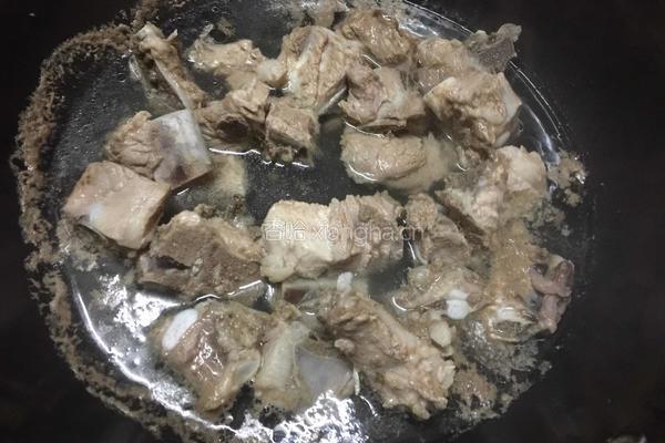 玉米炖排骨的做法图解3