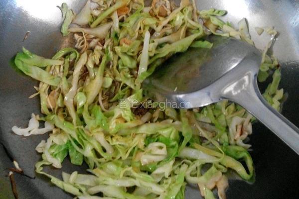 圆白菜炒饼的做法图解6