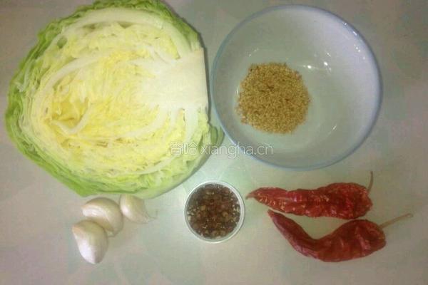 凉拌圆白菜的做法图解1