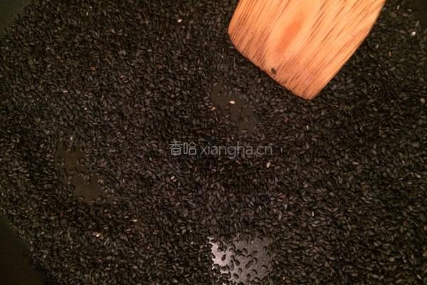 核桃黑芝麻糊的做法图解3