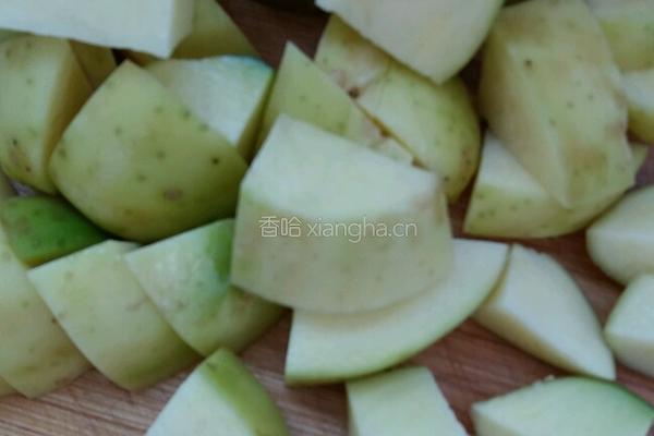 白菜炖土豆的做法图解3