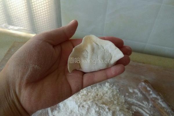 槐花猪肉水饺的做法图解8