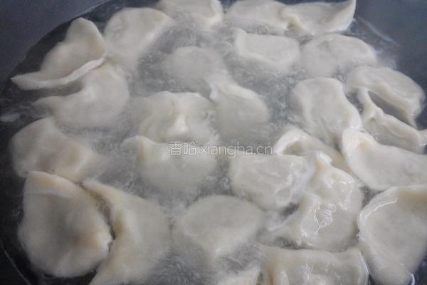 龙利鱼芹菜饺子的做法图解6