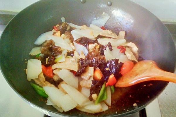 山药木耳炒肉的做法图解9