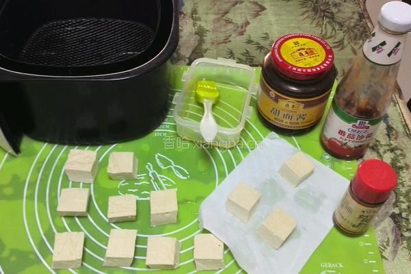 炸臭豆腐的做法图解1