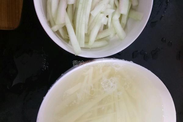 土豆西瓜条的做法图解2