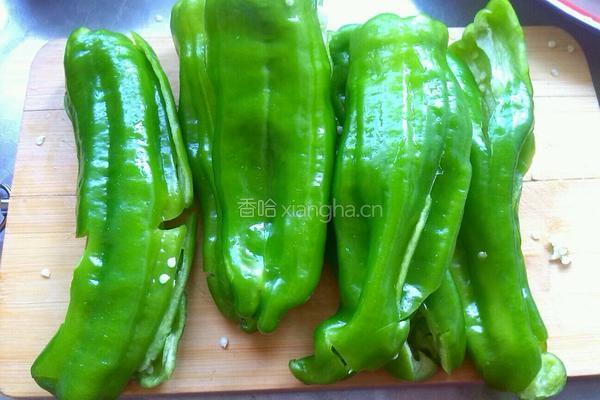 干豆豉煎虎皮青椒的做法图解2