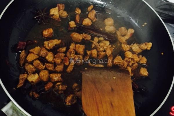 莴笋烧肉的做法图解5
