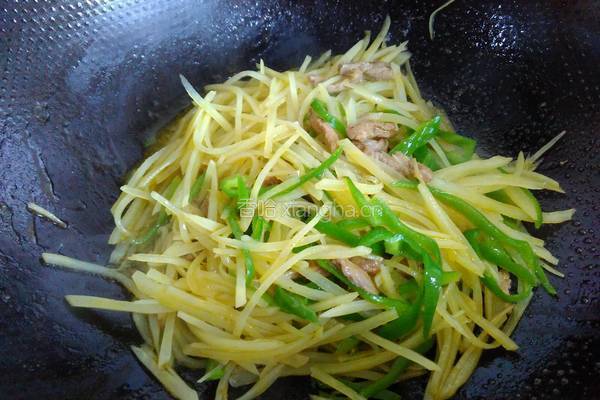 肉丝青椒炒土豆丝的做法图解7