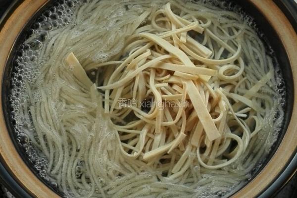 牛肉粉丝汤的做法图解5