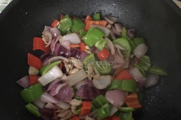 紫洋葱炒肉的做法图解6