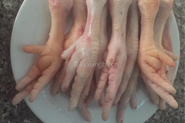 美味卤鸡爪的做法图解1