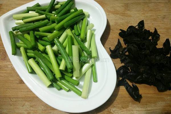木须蒜薹的做法图解2