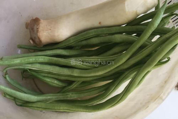 芸豆蘑菇小炒的做法图解1