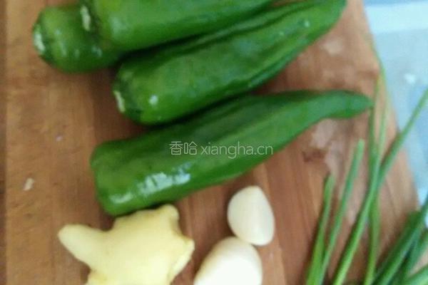 青椒鱿鱼的做法图解2
