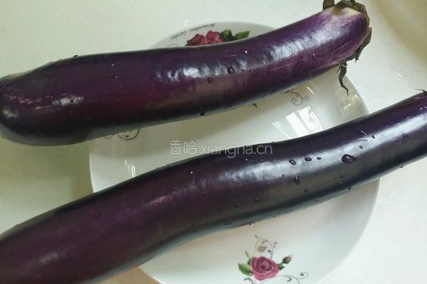 茄子肉末的做法图解1