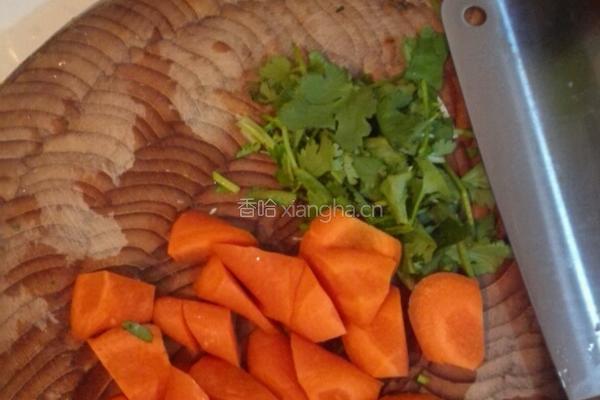 胡萝卜焖排骨的做法图解8