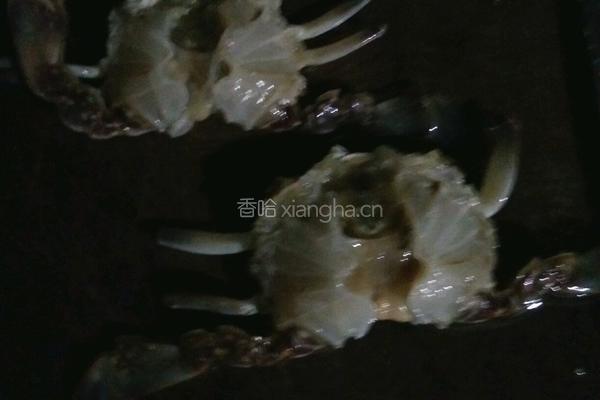 葱姜炒蟹的做法图解1