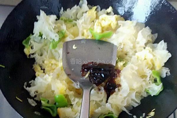 银耳炒鸡蛋的做法图解9