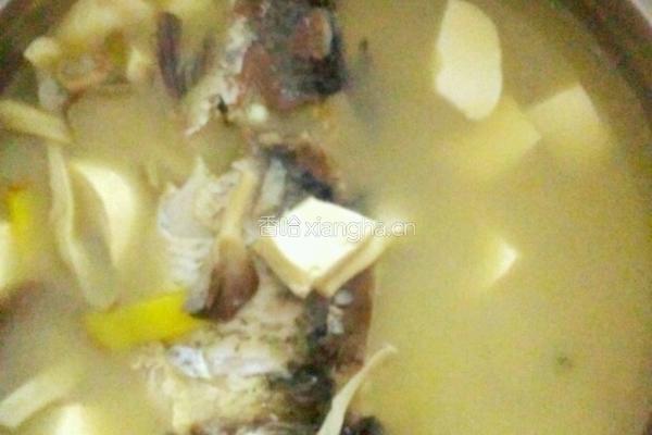 鲫鱼豆腐汤