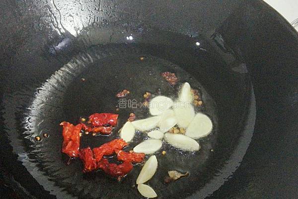 蒜苔炒豆腐干的做法图解5