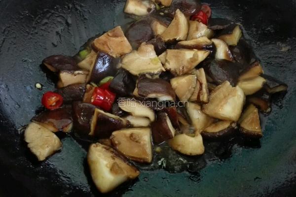 小炒辣椒蘑菇的做法图解4