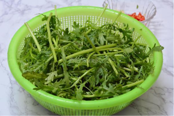蒜炒茼蒿的做法图解2