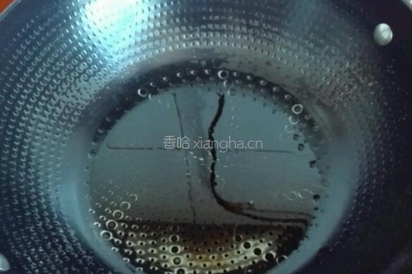 猪肉槐花陷饺子的做法图解5