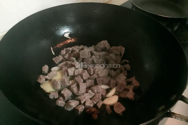 土豆牛腩煲的做法图解7