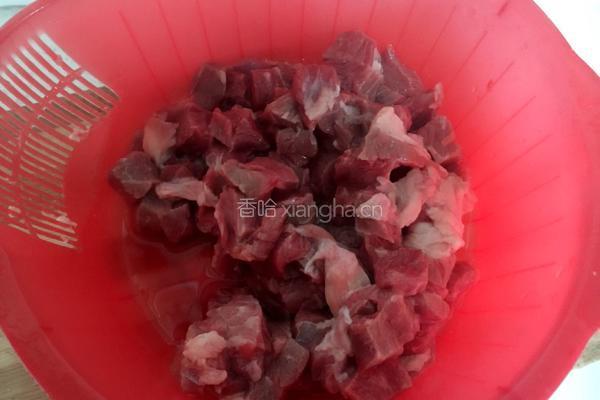 土豆牛腩煲的做法图解3
