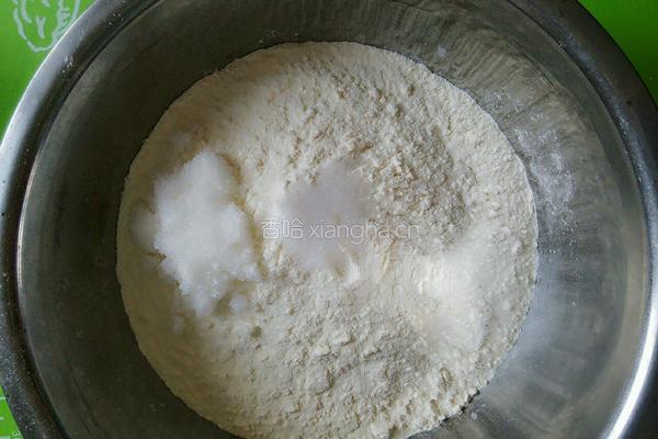椒盐油酥烧饼的做法图解1
