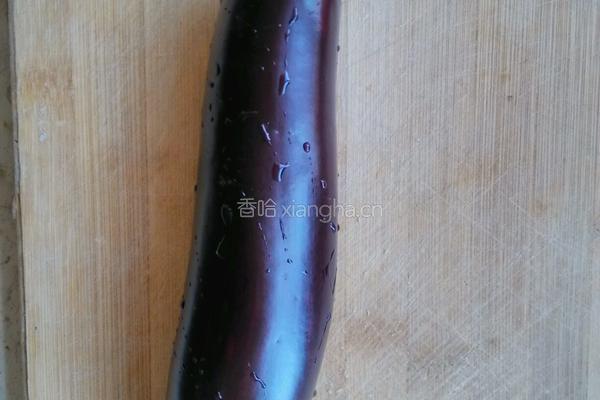 蒜末茄子的做法图解1