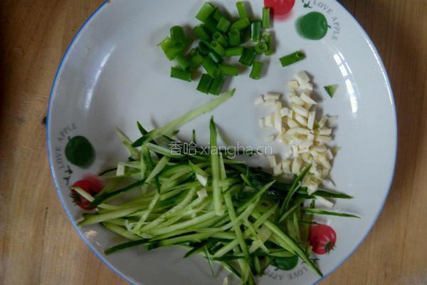 鸡丝凉面的做法图解2