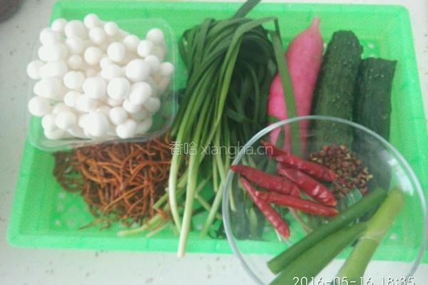 蘑菇莜面鱼鱼的做法图解1