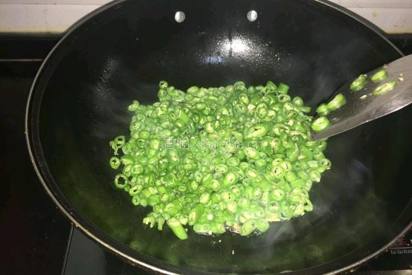 辣炒鹅蛋的做法图解2