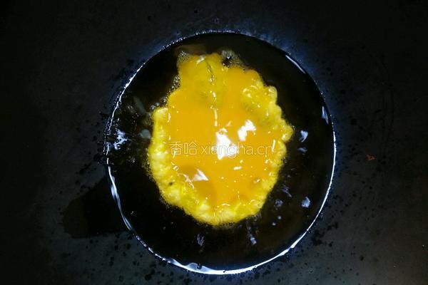 青椒炒鸡蛋黄的做法图解4