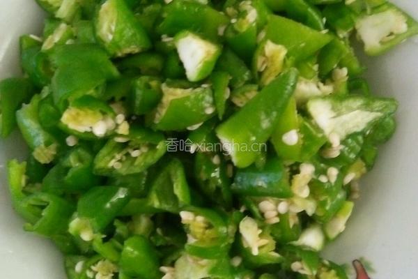 青椒炒玉米的做法图解3