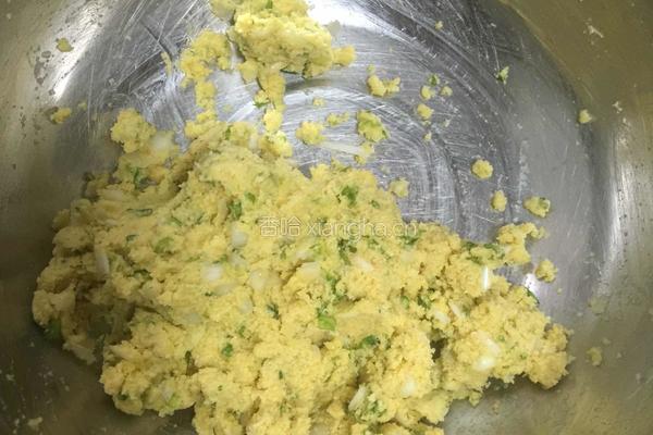 玉米面豆渣窝窝头的做法图解1