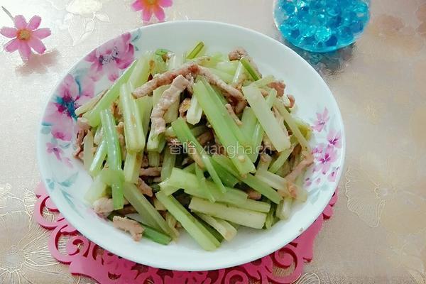 肉丝炒芹菜的做法图解6