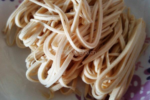 油淋干豆腐丝的做法图解1