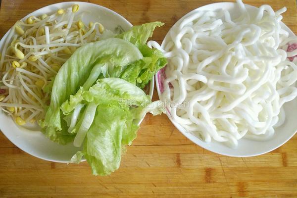 酸辣土豆粉的做法图解1