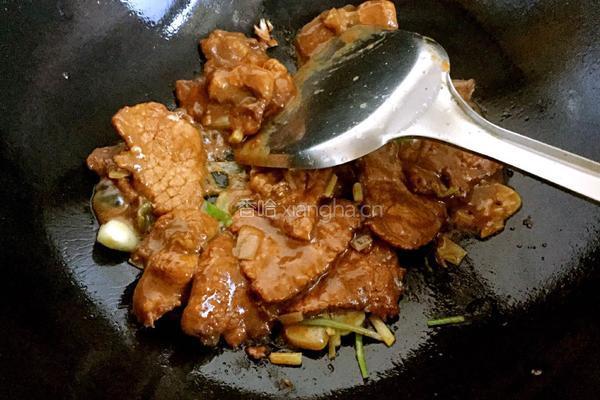 青椒苦瓜炒肉的做法图解8